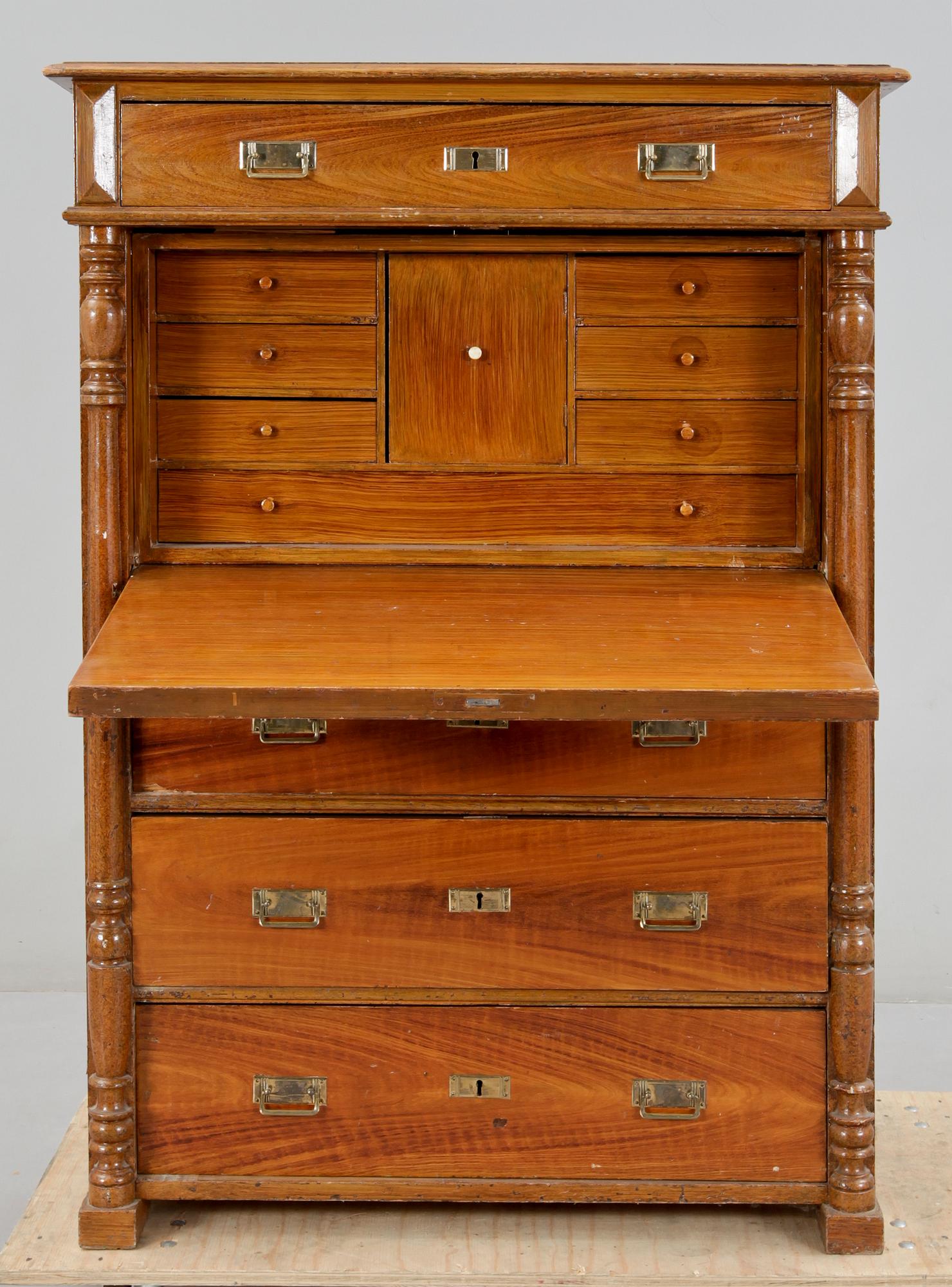 CHIFFONJÉ, nyrenässans, 1800-talets andra hälft.