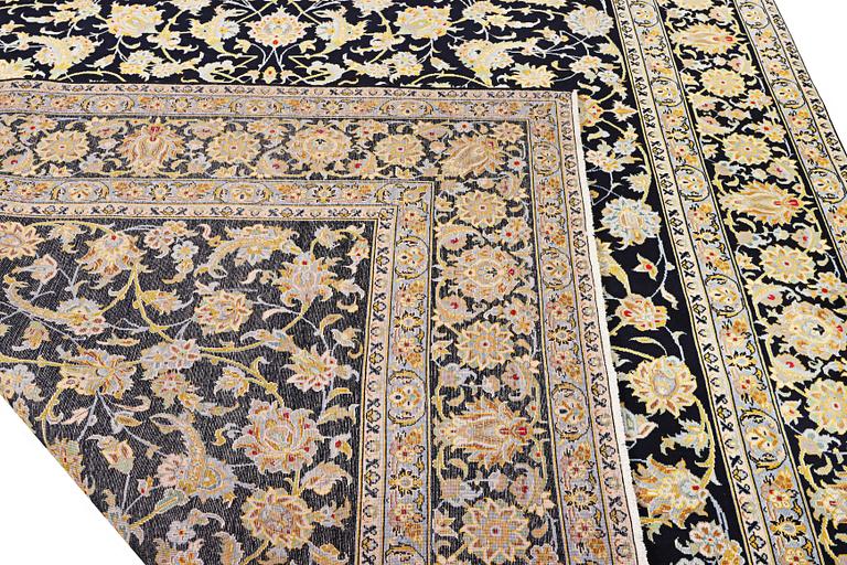 A Kashan carpet, c. 363 x 247 cm.