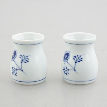 Three small jugs/creamers, a pair of small vases and two salt cellars, "Blue Fluted"/"Musselmalet", Royal Copenhagen.