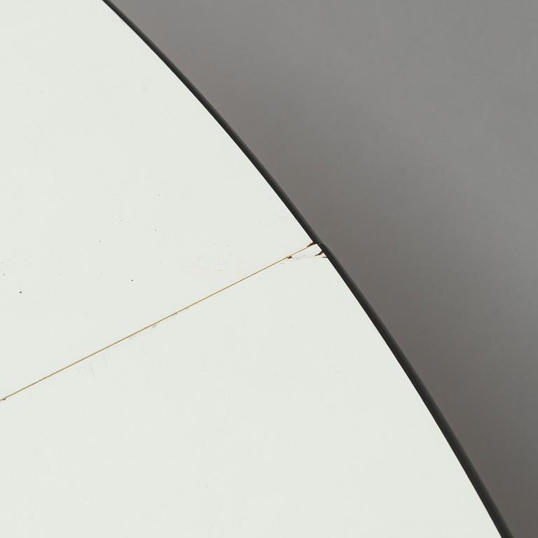 Charles & Ray Eames, konferensbord, "Segmented Table", Vitra 2005.