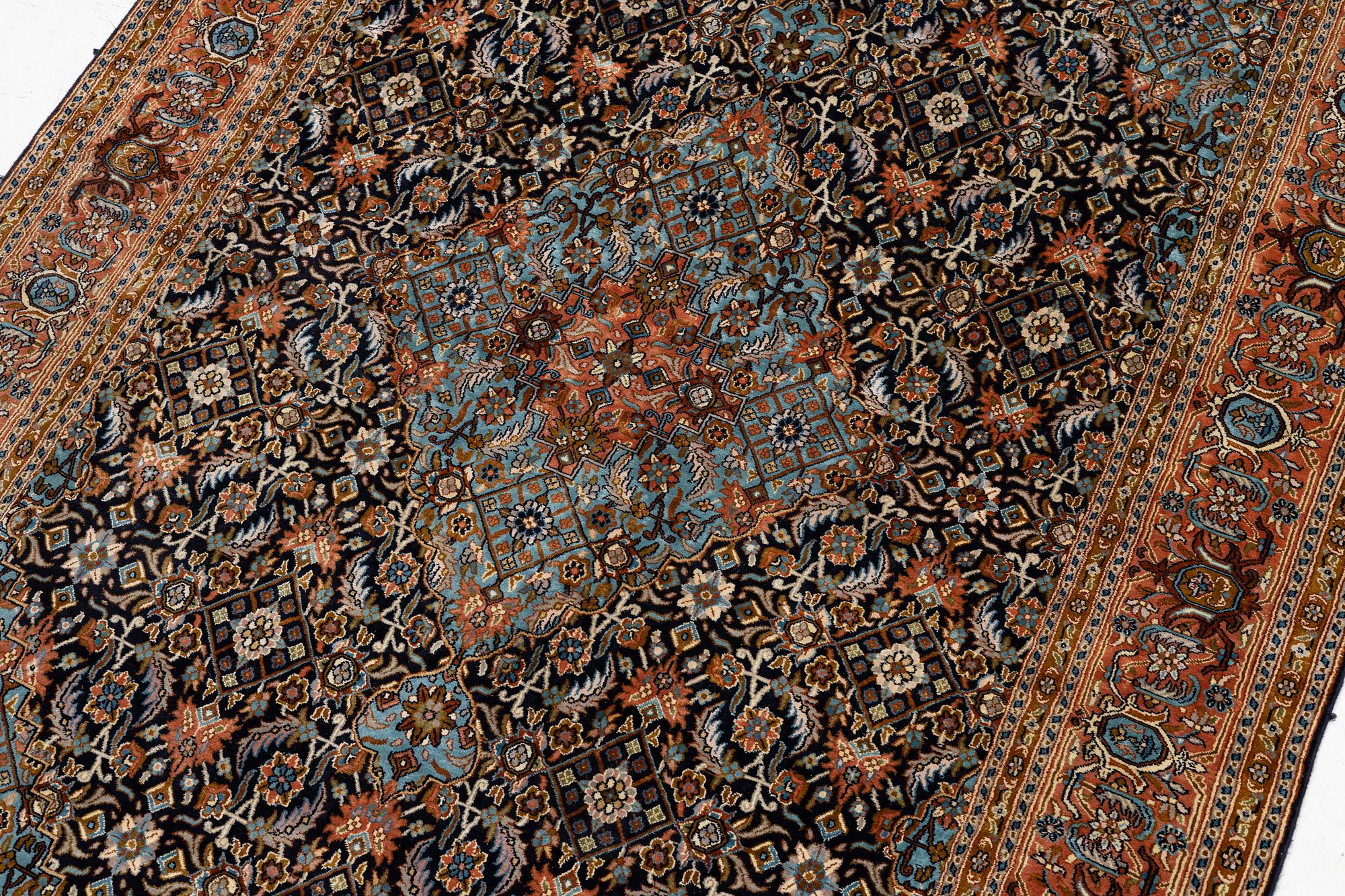 Matta, orientalisk silke, ca 198 x 123 cm.