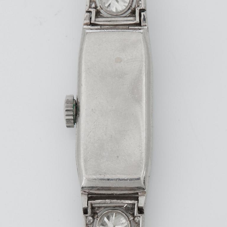 A Mido ladie's wristwatch set with diamonds. Circa 1930's. 10 x 23 mm.