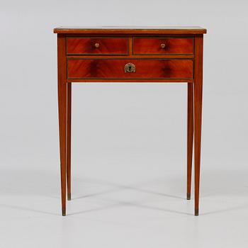 SIDOBORD, gustaviansk stil, kring sekelskiftet 1900.