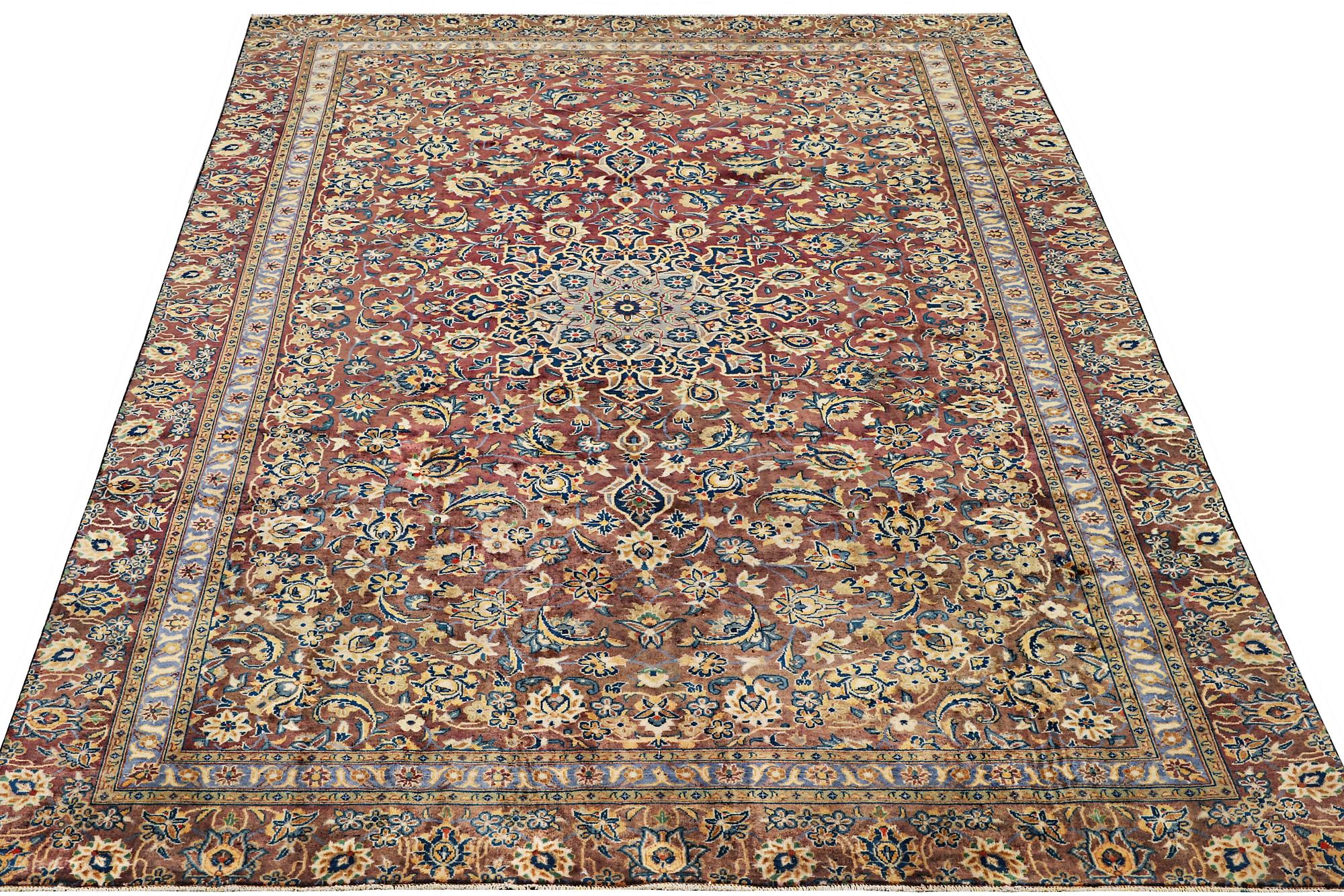 A carpet, Kashan, ca 325 x 209 cm.