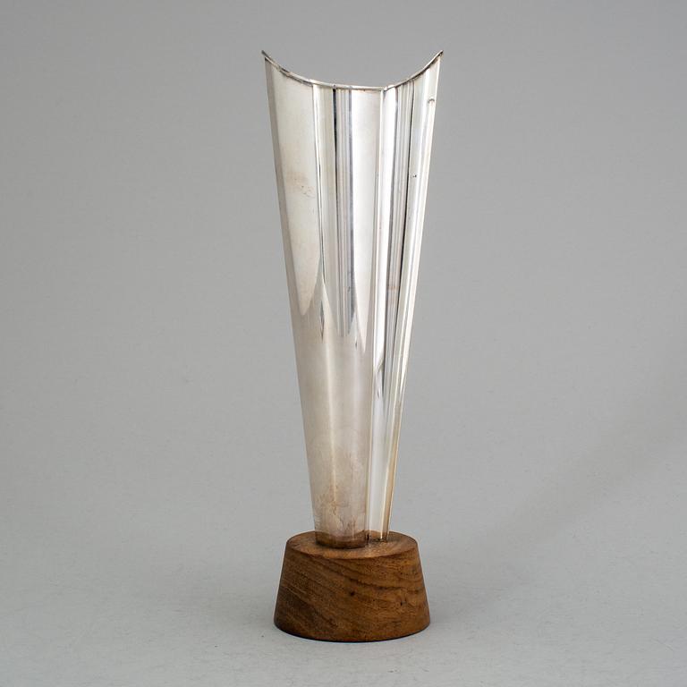 A Finnish 20th century silver and wood vas, mark of Tapio Wirkkala, Helsinki 1963.