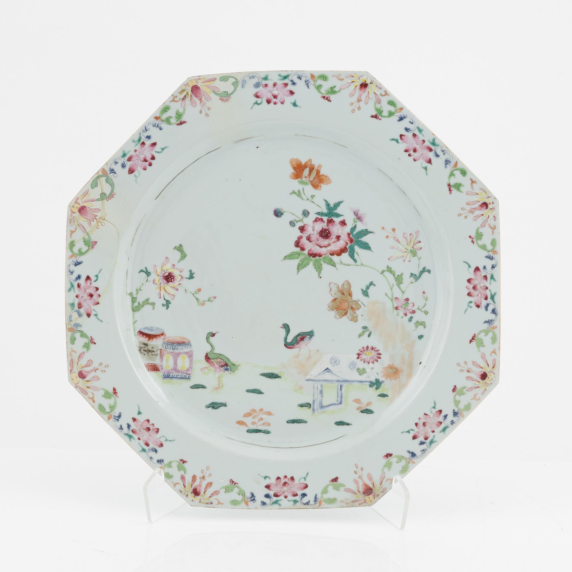 A famille rose dish, Qing dynasty, Qianlong (1736-95).