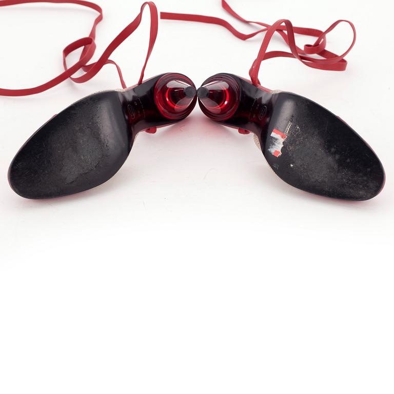 CHANEL,  ett par slingbacks / sandaletter. Storlek 39.