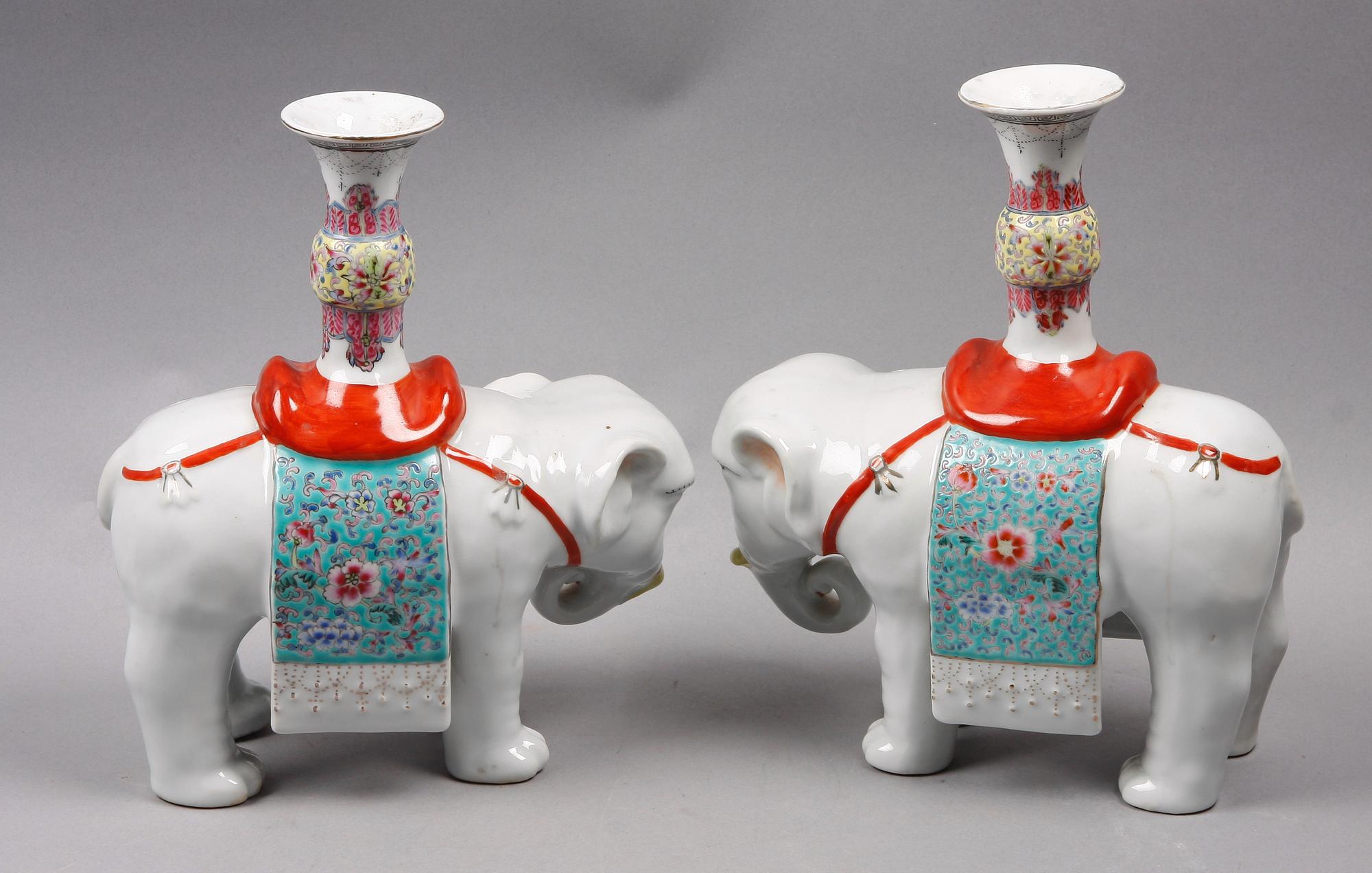 FIGURINER, ett par, porslin, Kina, 1900-tal.