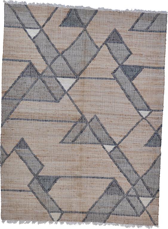 A CARPET, flat weave, ca 286 x 209 cm.