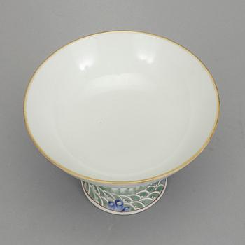 SKÅL PÅ FOT, porslin, Kina, 18/1900-tal.