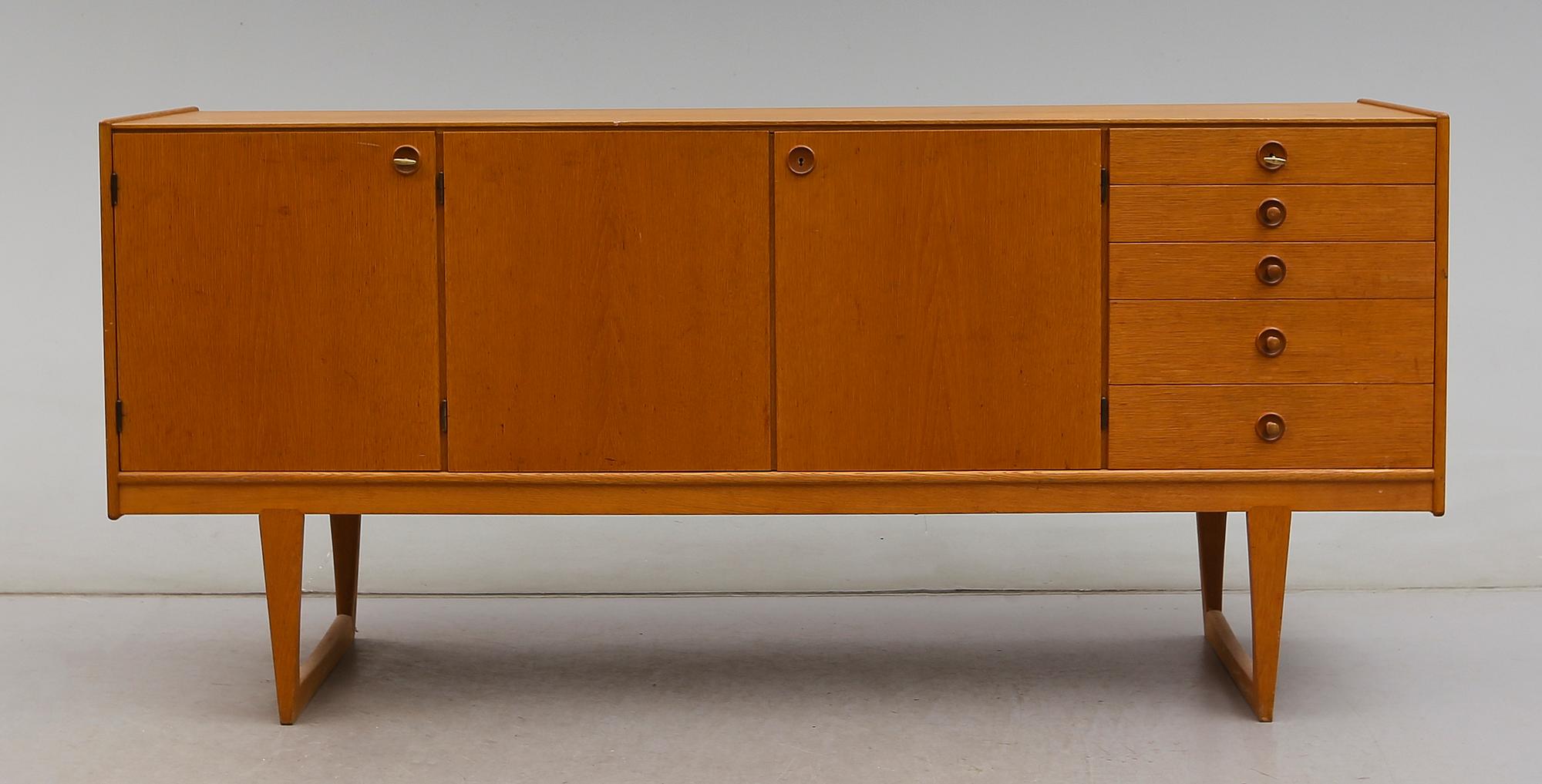 SIDEBOARD "Tokyo" Yngvar Sandström för NK, Nyköping, Triva, 1900-talets andra hälft.