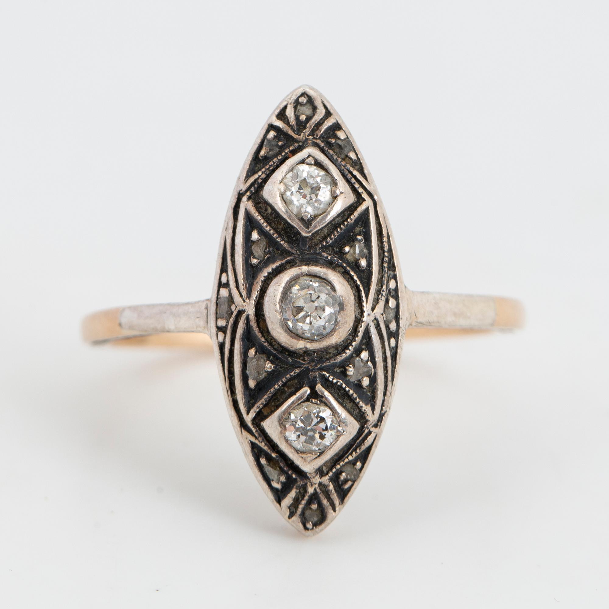 Old-cut diamond ring.
