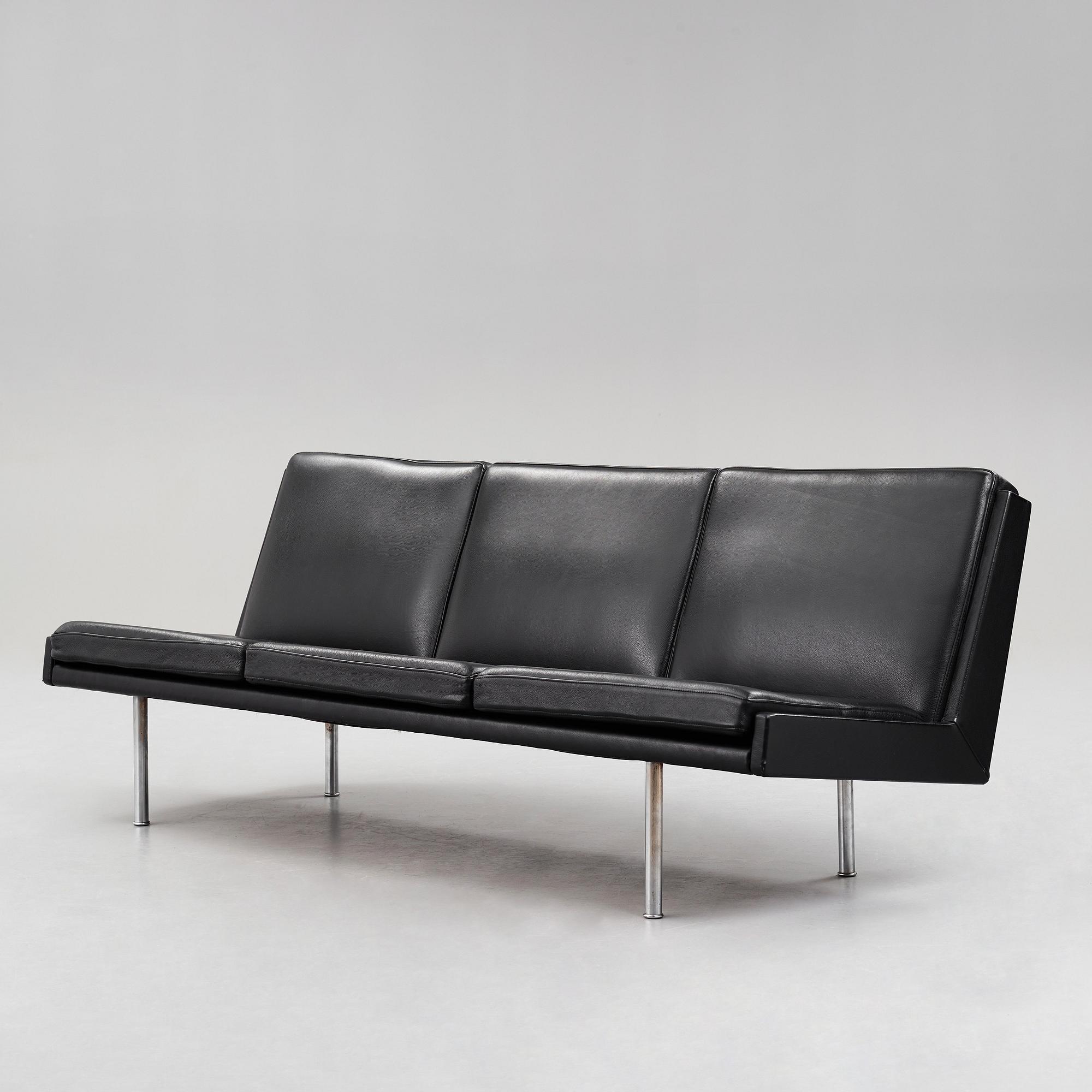 HANS J WEGNER, a sofa, "The Lufthavnssofa" AP-35, for AP Stolen, Denmark 1960's.