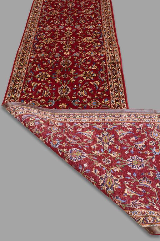 A runner from Kashan, around 500 x 93 cm.