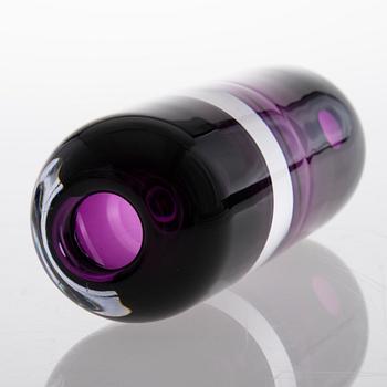 A glass sculpture signed 2010 Ritva-Liisa Pohjalainen 1/20 Tasapaino lila - lila.