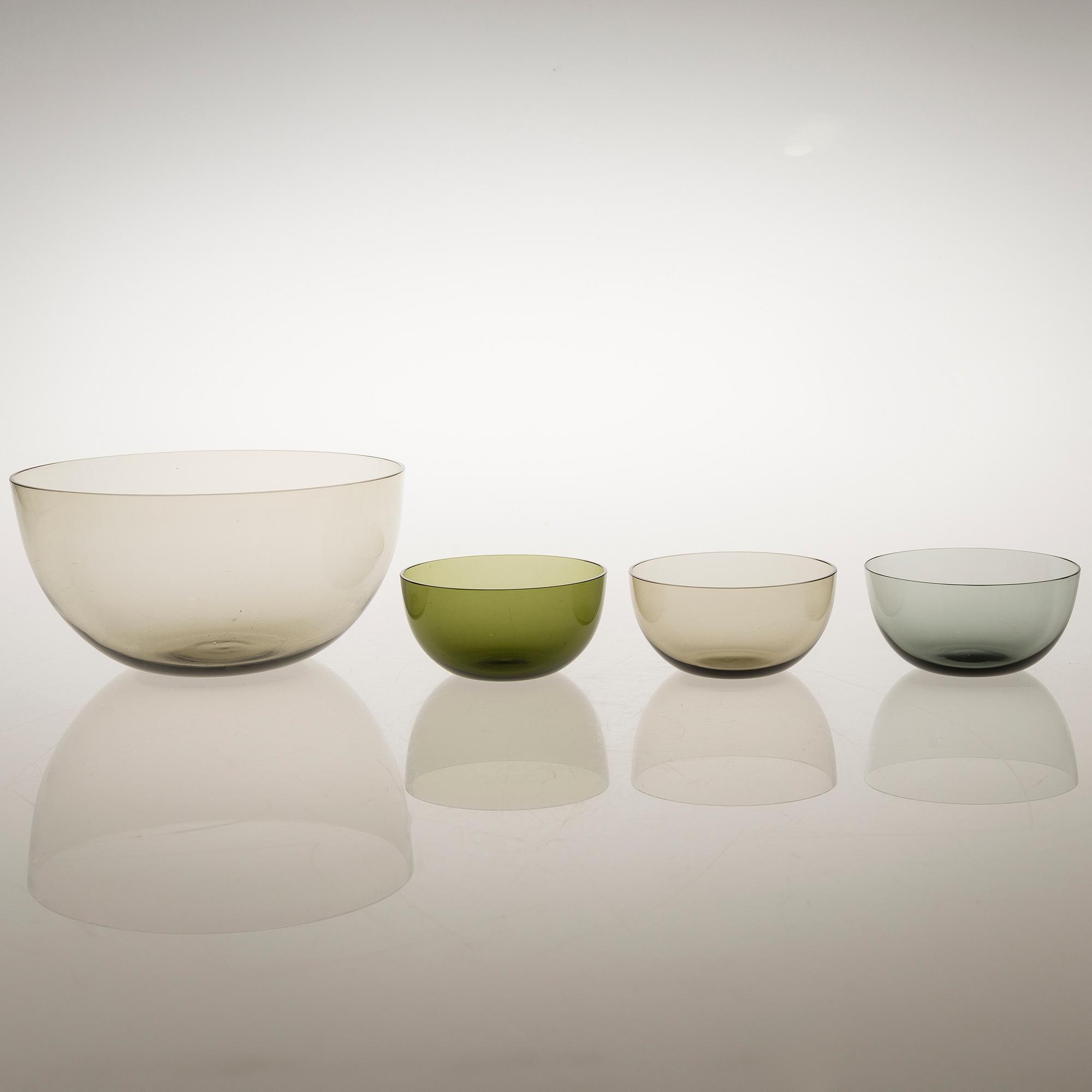 KAJ FRANCK, KAJ FRANCK, A set of seven mid-20th century dessert bowls model 1340 and a bowl for Nuutajärvi Notsjö.