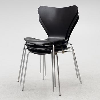 Arne Jacobsen, six 'Series 7' chairs, Fritz Hansen, Denmark, 1970-71.