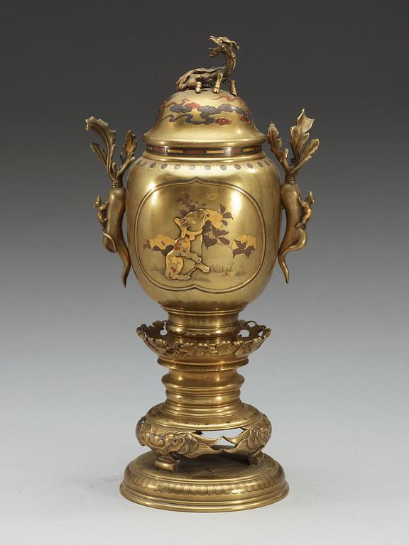 A Japanese bronze censer, Meiji (1868-1912).