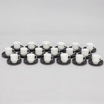 Tapio Wirkkala, kahvi- ja teeastiasto, 45 osaa, "Variation", posliini, Rosenthal, Saksa 1985.