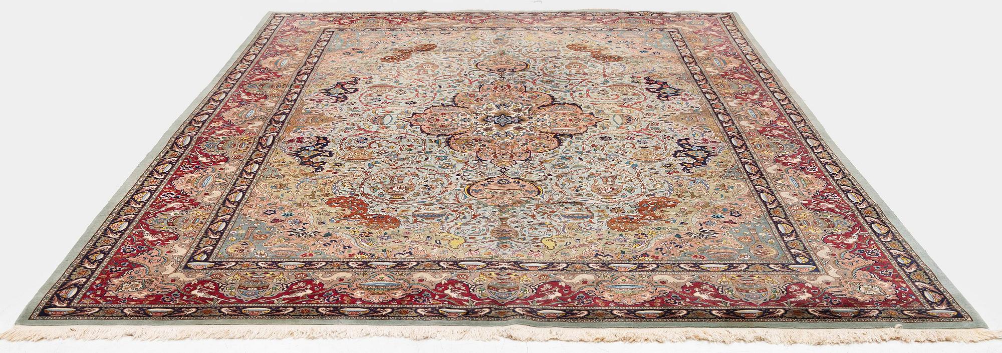 Matta, semiantik Täbris, nordvästra Persien, ca 392 x 294 cm.