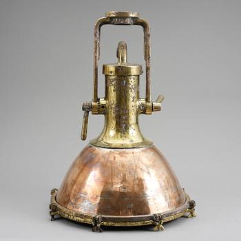 FARTYGSLAMPA, mässing samt koppar, 1900-talets första hälft.