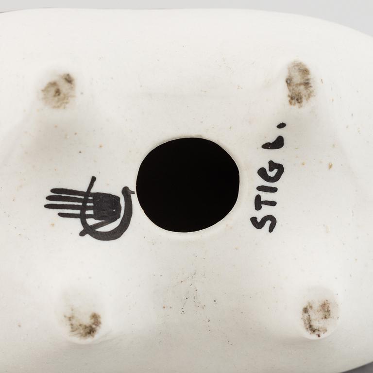 STIG LINDBERG, figurin, stengods, Gustavsbergs studio.