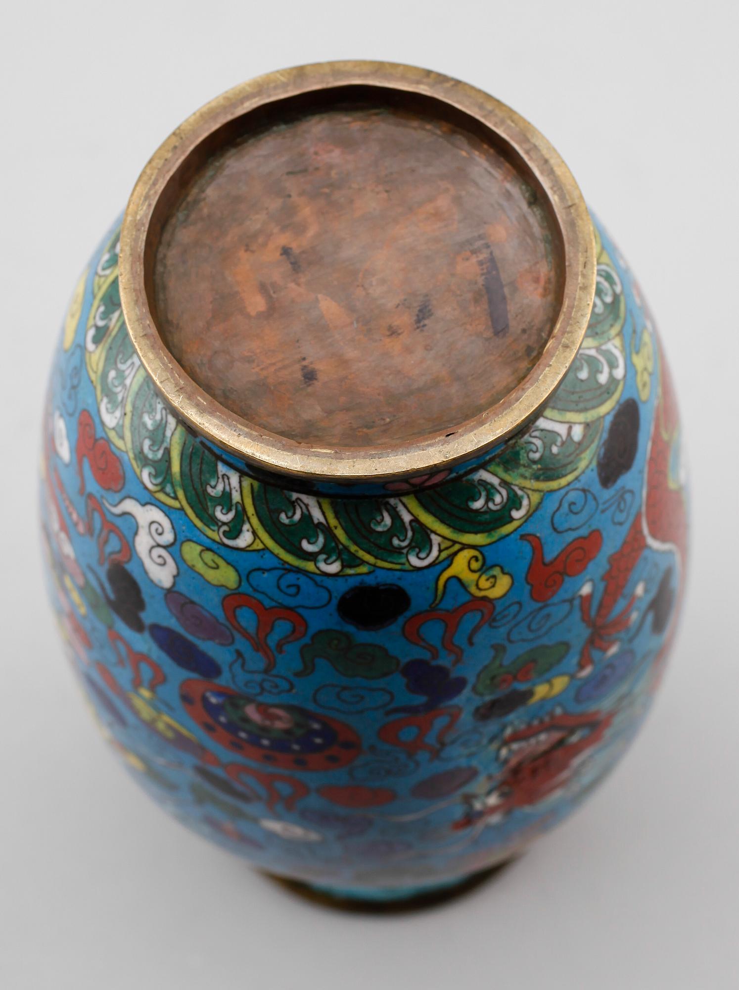 VAS, cloisonné, Kina, 1800-tal.