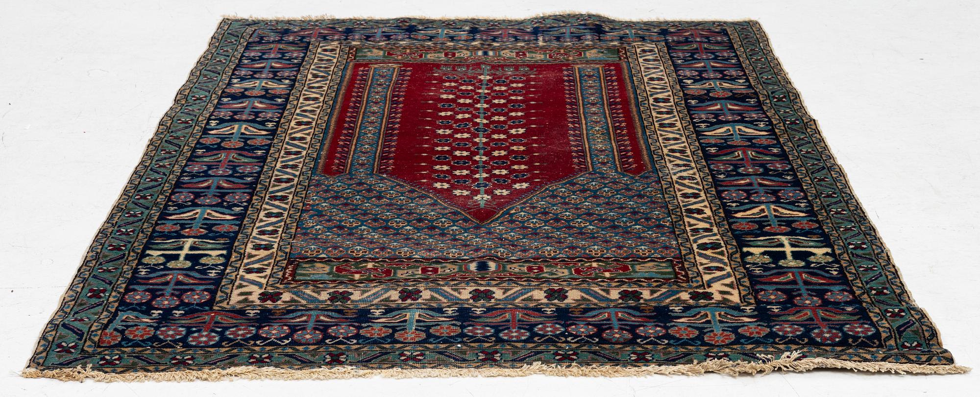 Prayer rug, possibly Kula, approx. 163 x 114 cm.