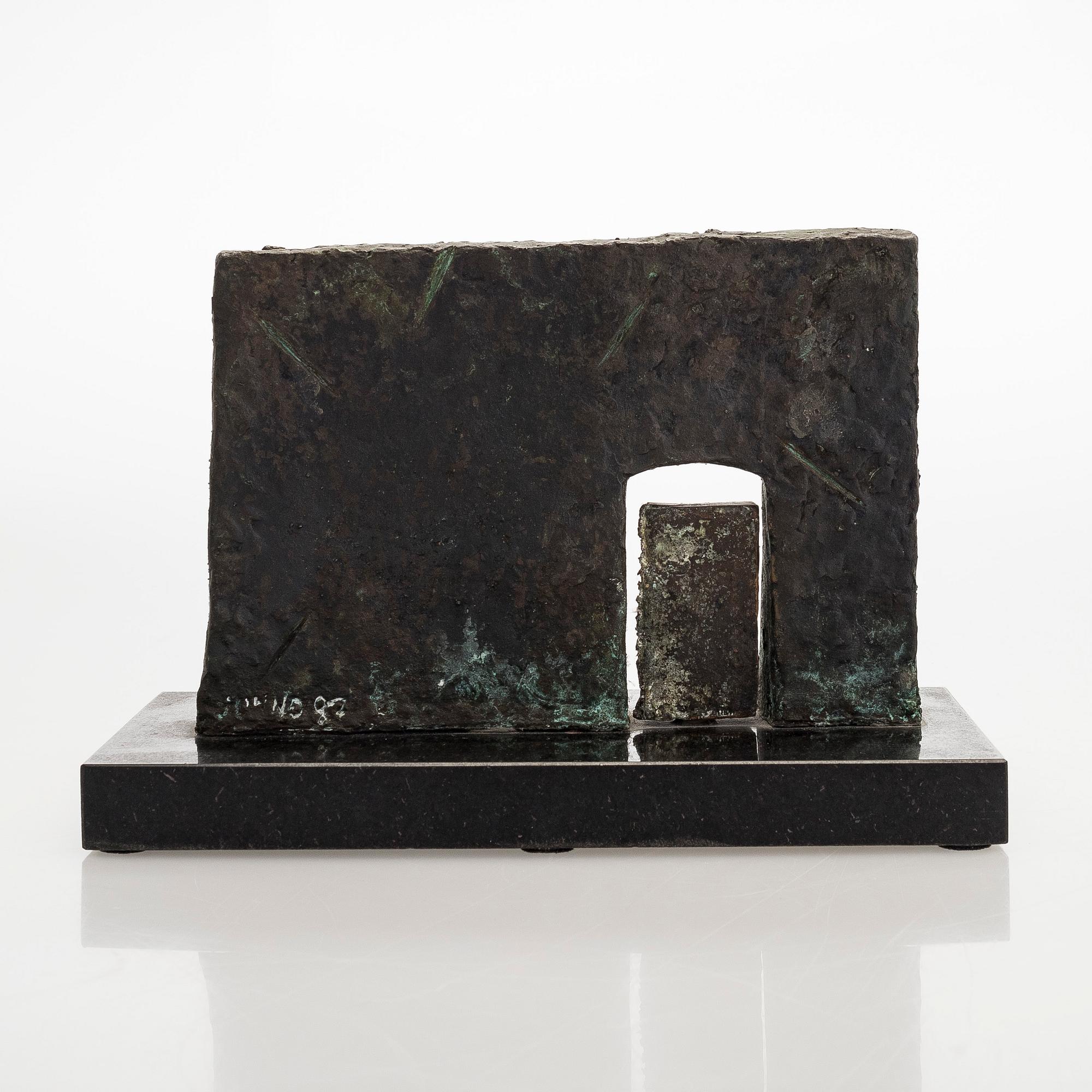 Tapio Junno, Pienoisveistos Helene Schjerfbeckin muistomerkistä "Ovi".