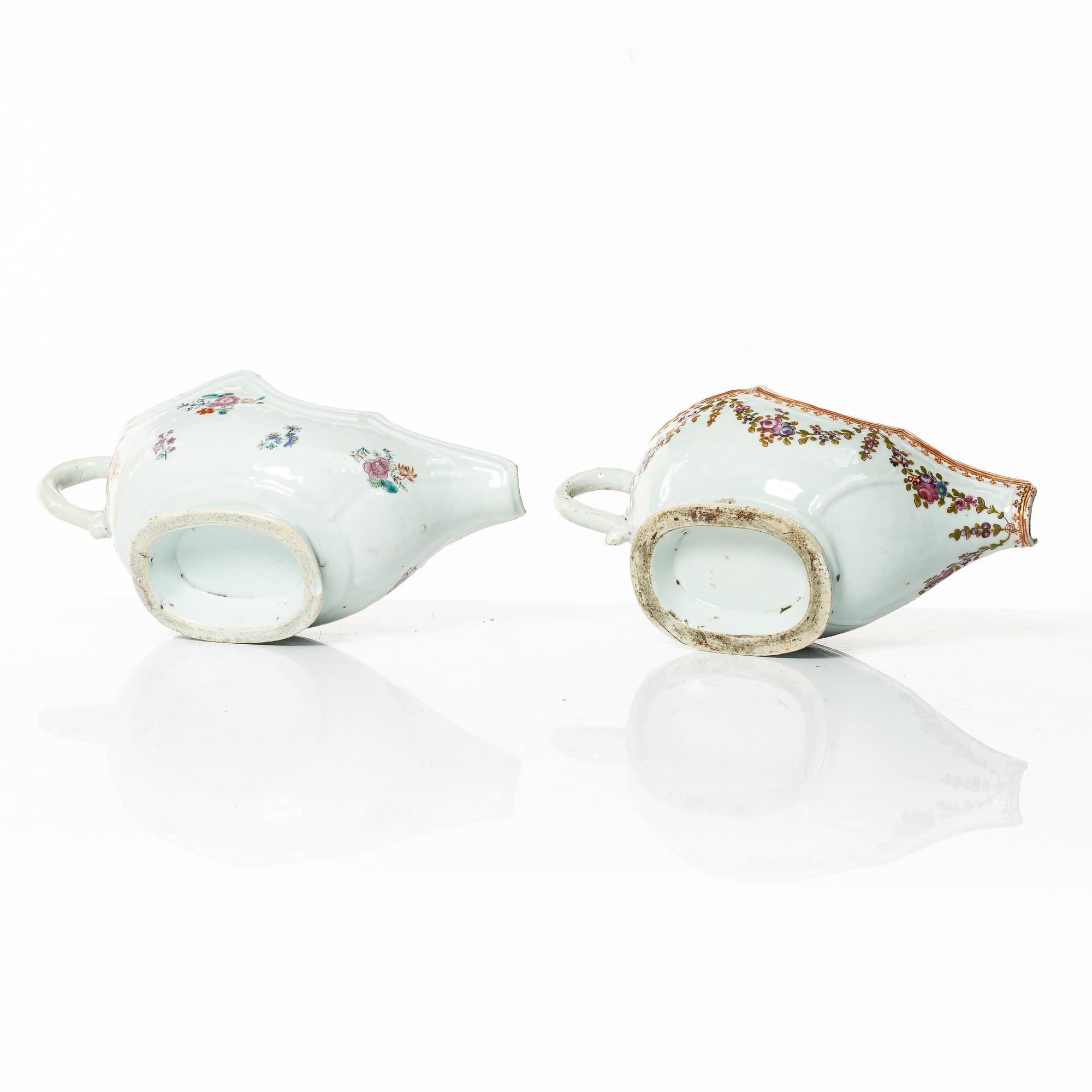 Two Chinese famille rose porcelain sauce boats, Qing dynasty, Qianlong (1736-95).