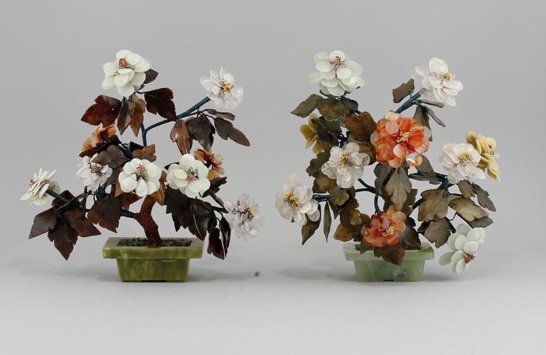 BORDSDEKORATIONER, ett par snarlika, Kina, 1900-tal.