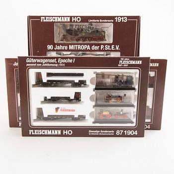 3 Fleischmann train sets, 1913, 1904 and 871904.