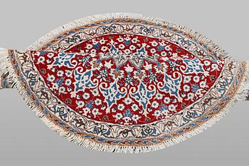 Matta, Nain, part silk, ca 101 x 101 cm.