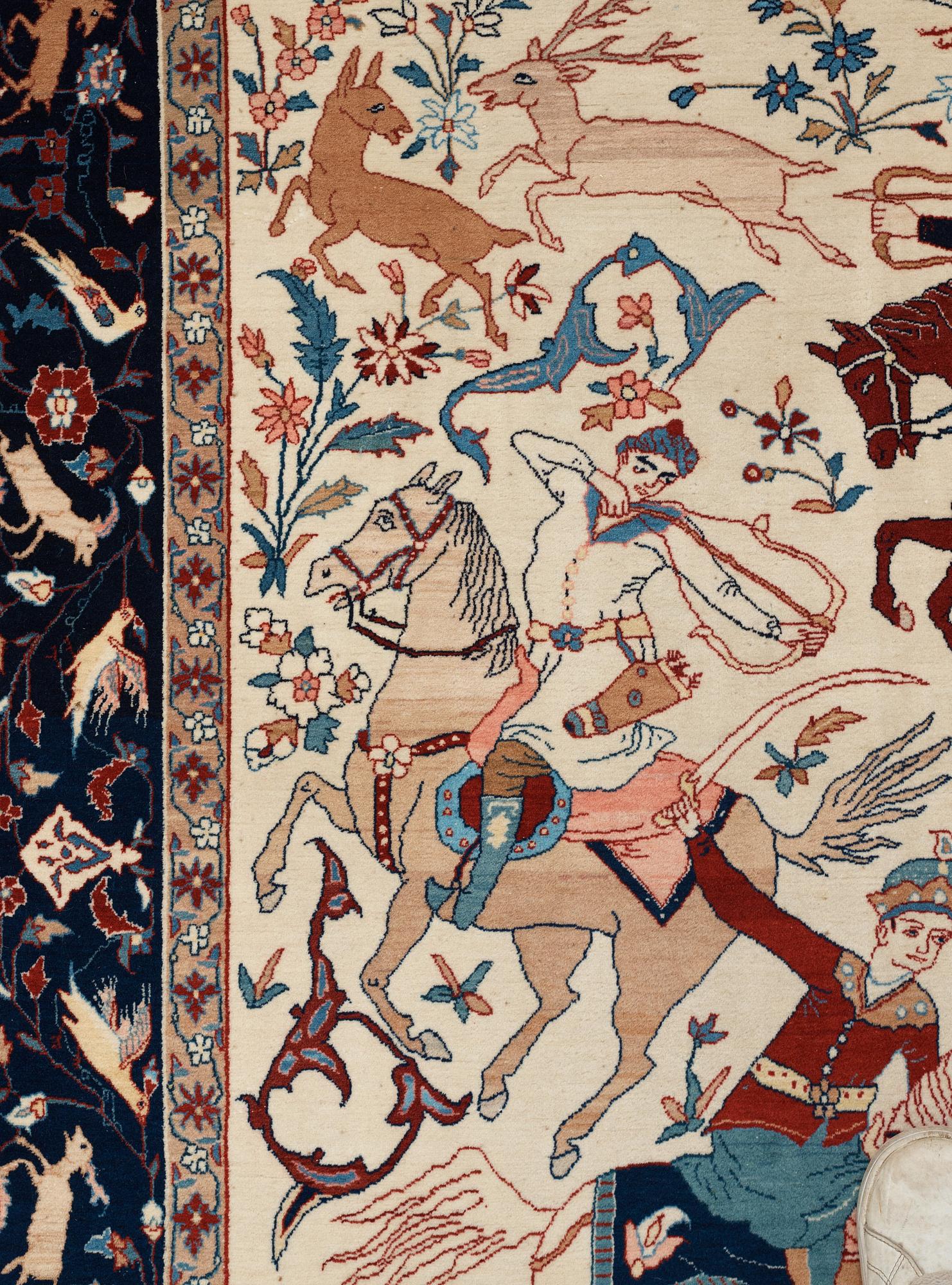 MATTA, semiantik Isfahan, Seirafian, ca 169 x 108 cm (samt ett slätvävt parti på båda kortsidorna).