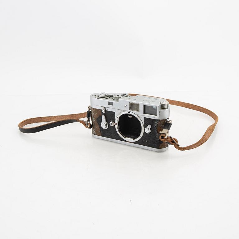 Leica kamera med objektiv 2 st 1900-talets mitt.
