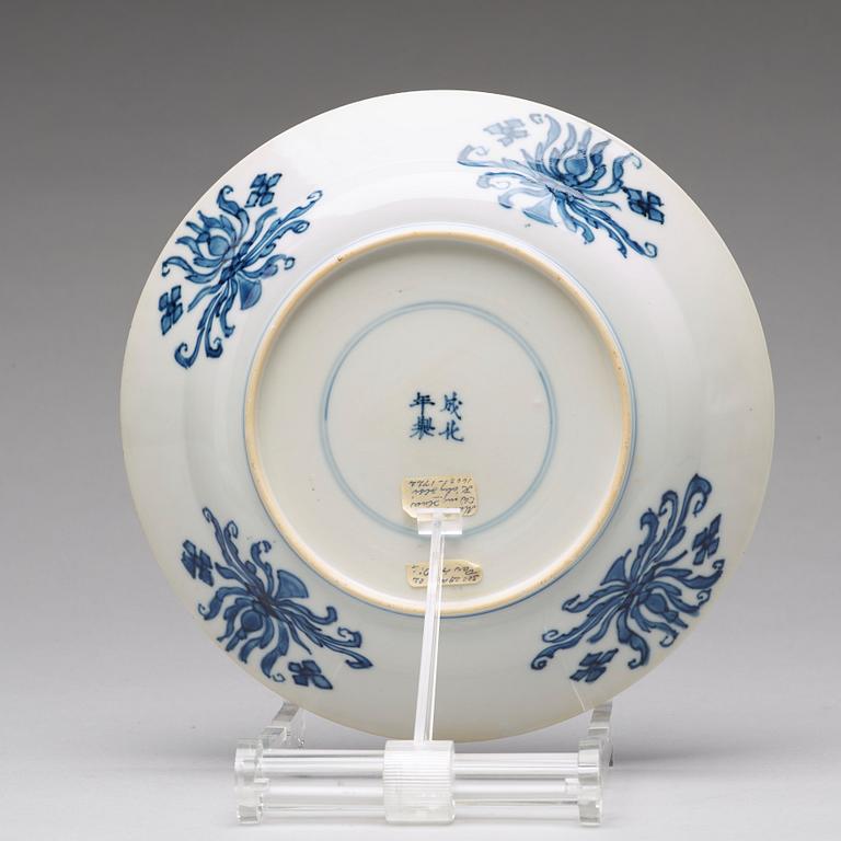 A set of six blue and white dinner plates, Qing dynasty, Kangxi (1662-1722).