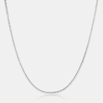 690. A circa 7.00 ct brilliant-cut diamond line necklace.