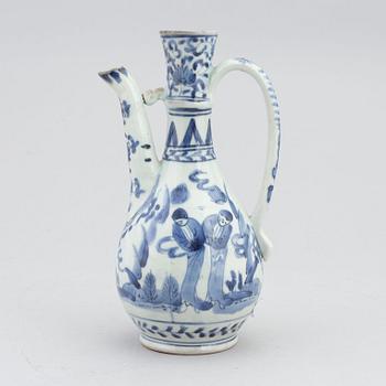 A blue and white porcelain ewer, Transition.