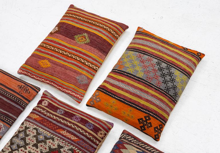 Cushions 8 pcs kelim. 67 x 48 and 48 x 48 cm.