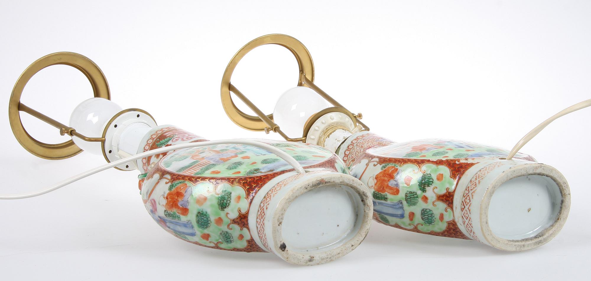 PILGRIMSKRUS, ett par, porslin, Kina, 1800-tal.