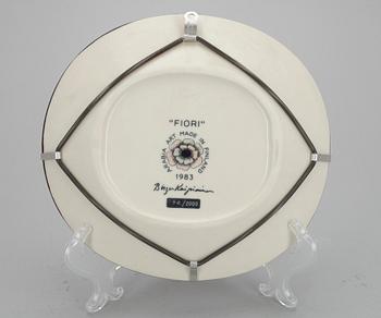 FAT, porslin, "Fiori" 42/2000, Birger Kaipiainen, Arabia 1983.