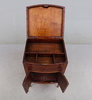 POTTSKÅP, 1800-talets första hälft.