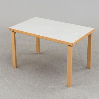 ALVAR AALTO, bord samt stol. 1900-talets slut / 2000-tal.