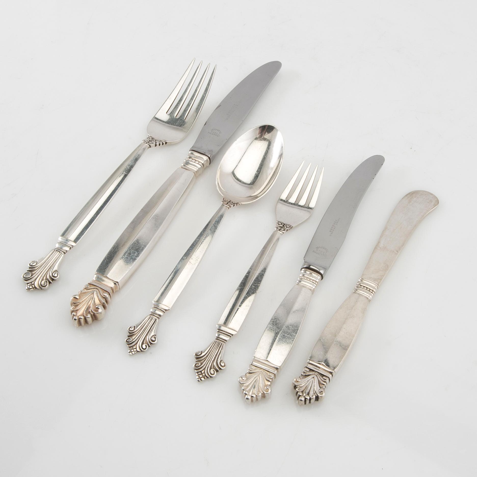Johan Rohde, Bestick 107 dlr "Dronning/Acanthus" sterlingsilver, för Georg Jensen.