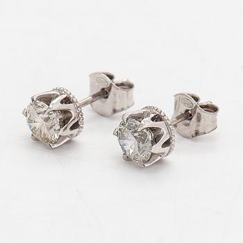 Örhängen, 14K vitguld, med briljantslipade diamanter tot. ca 1.00 ct. Mikko Laine, Åbo.