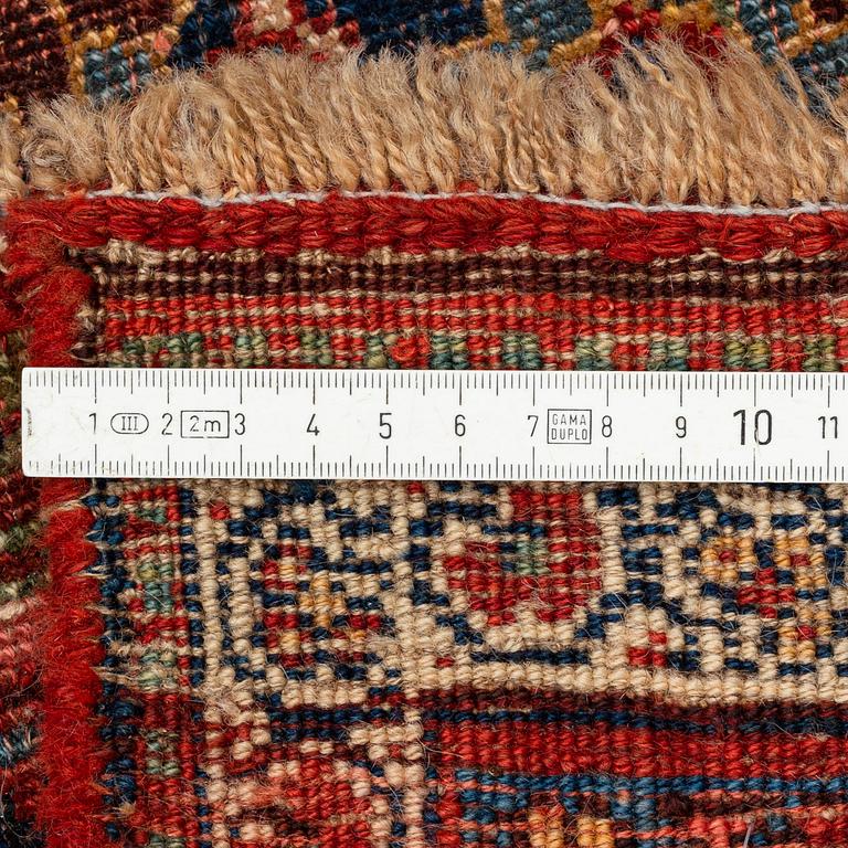 An antique Bidjar carpet, ca 251-260 x 136 cm.