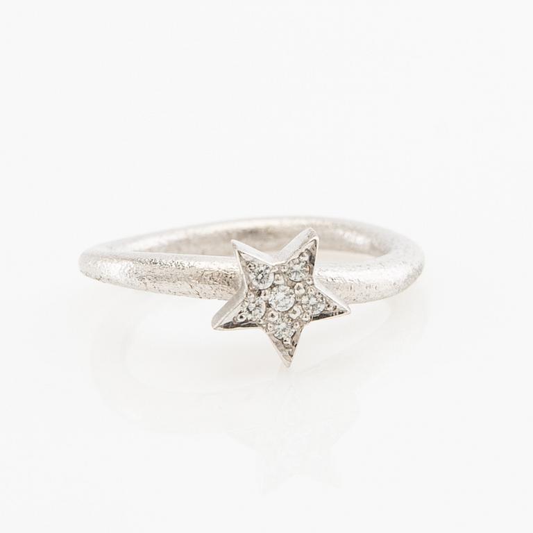 Ole Lynggaard, Ring, "Love", 18k white gold set with brilliant-cut diamonds, design by Charlotte Lynggaard.