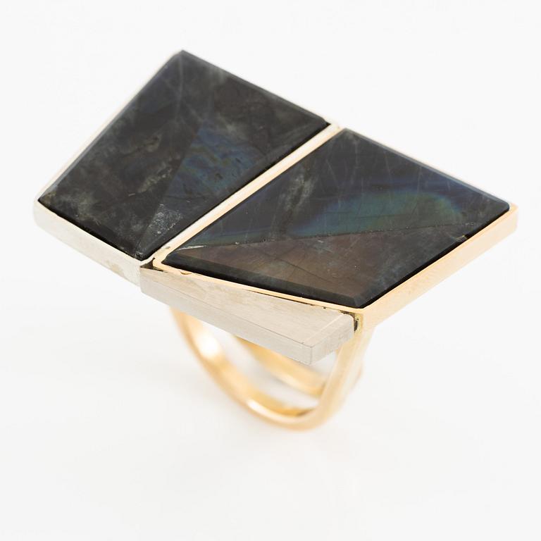 Jan-Christer Lundqvist, ring, 18K gold and spectrolite, Skövde.