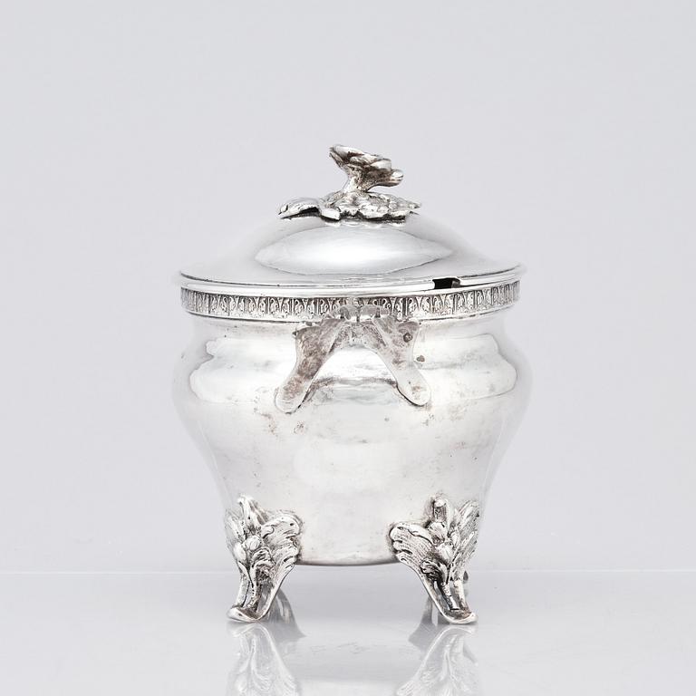 A Swedish silver sugar bowl with lid, mark of Jakob Lampa, Stockholm 1777.