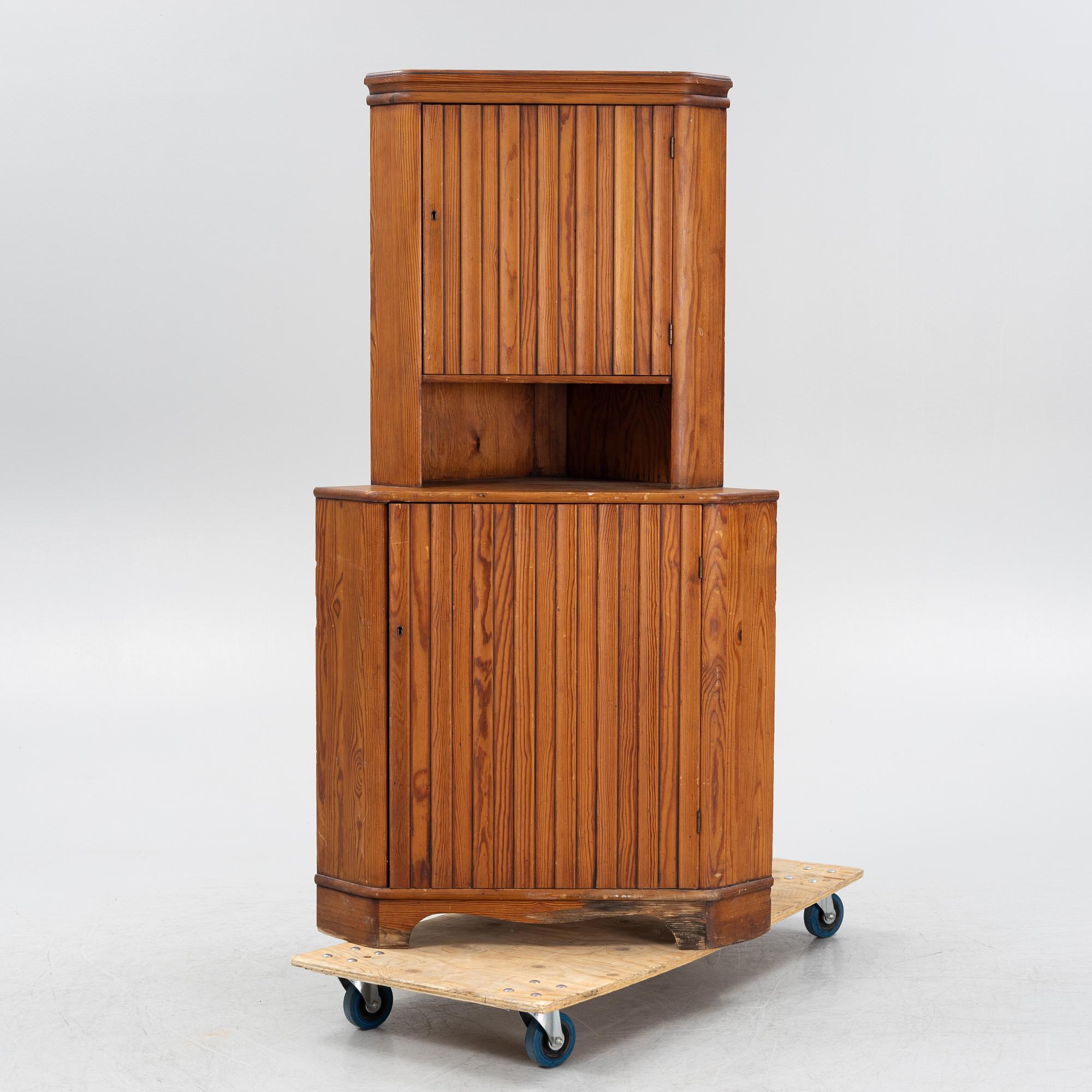 Göran Malmvall, attributed, a pine corner cabinet, Karl Andersson & Söner, mid 20th century.